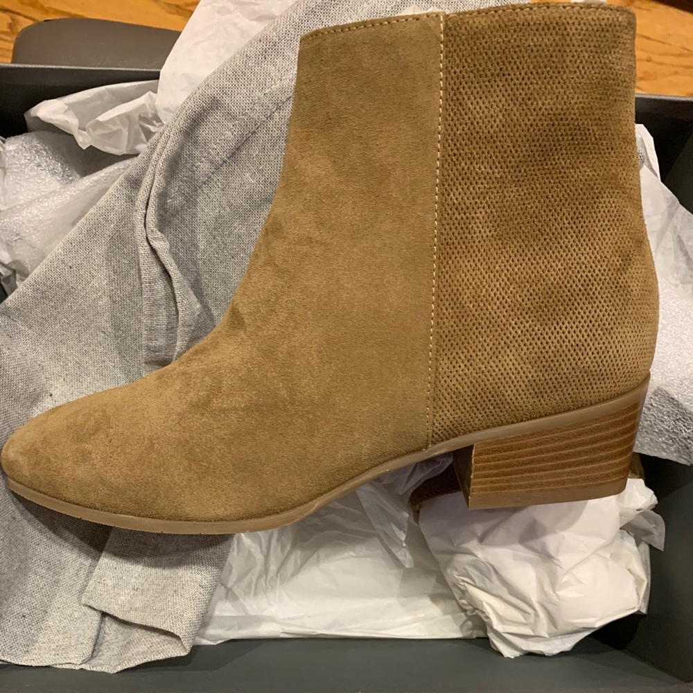 Brand New in Box Aquatalia Fuoco Boots